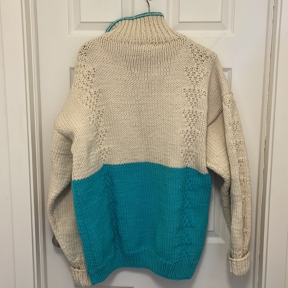 Handmade knit pullover sweater - Picture 2 of 4